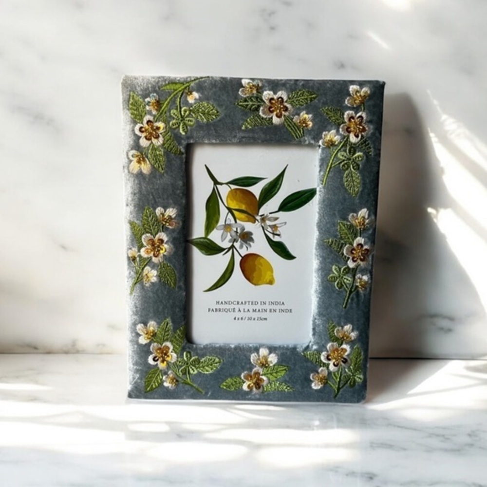 Embroidered Floral Velvet Picture Frame for 4”x6” photo
